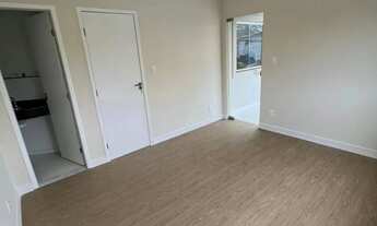 Imagem 6: VENDO LINDA CASA S 4/4 SENDO 03 SUITES DUPLEX SOLTA NO BAIRRO PRAIA DE IPITANGA EM ALAMEDA