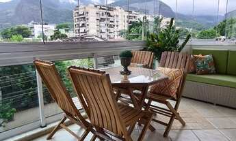 Imagem 2: Excelente apartamento com 99m2, vista para montanha, todo os cômodos com armários planej