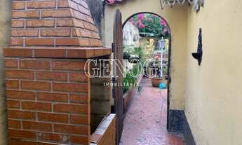 Imagem 4: Localização extritamente residencial, rua Astreia, casa linear, com quintal frontal