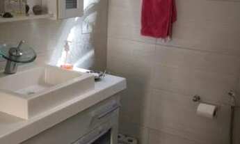 Imagem 6: Casa para venda possui 300 metros quadrados com 2 quartos em Vila Palmeiras - São Paulo