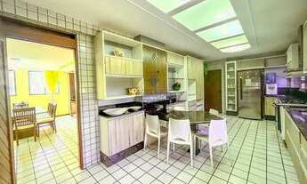 Imagem 7: Apartamento de 230 m² e 4 quartos com suíte em Candelária por R$ 720.000,00