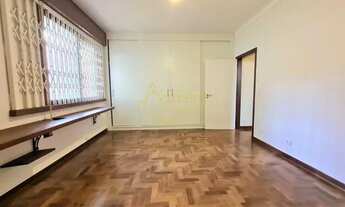 Imagem 6: Casa térrea com 1.454m² de terreno, muito verde em rua fechada