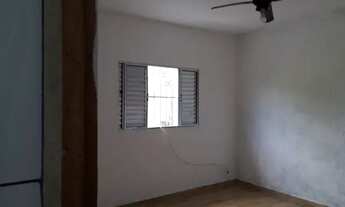 Imagem 3: Alugo casa com dois cômodos grandes, um banheiro, área de serviço e quintal grande