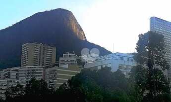 Imagem 4: Sensacional 4 Dormitórios, com 272 m², duas suítes, 3 vagas escrituradas, salão amplo com