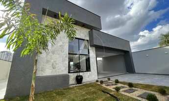 Imagem: A venda no Jd Atlântico casa com 3 suítes