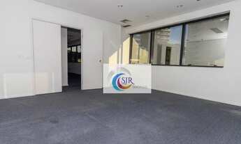 Imagem 6: Imóvel com 280m², em ótimas condições. Edifício com 9 andares e 3 elevadores, 6 com salas