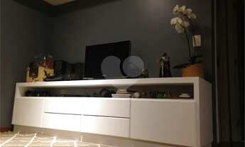 Imagem 5: Bairro Pinheiros! Apartamento andar alto, reformado com 2 dorms, 1 suite e 2 vagas