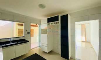 Imagem 2: Casa 03 quartos sendo um deles com suíte, área externa 04 Vagas de Garagem, no Alvorada Co