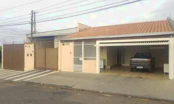 Imagem 2: Casa e salão Casa com 4 dormitórios