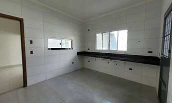 Imagem 6: Três quartos, sendo um suíte - Área gourmet e amplo espaço de terreno