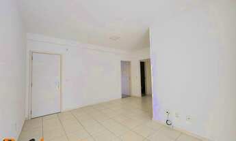 Imagem 3: Amplo apartamento de dois quartos, na quadra do mar da Praia da Costa