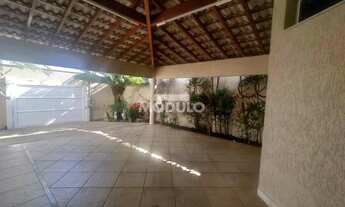 Imagem 3: CASA RESIDENCIAL à venda, 3 quartos, 2 suítes, 4 vagas, JARDIM COLINA - Uberlândia/MG