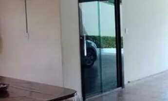 Imagem 2: /Linda casa no Parque das Laranjeiras com piscina