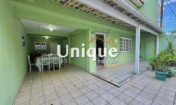 Imagem 2: Casa com 3 quartos, na quadra da praia, no Braga à venda por R$735.000,00