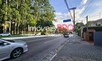 Imagem: Comerical de frente ao Parque Ibirapuera