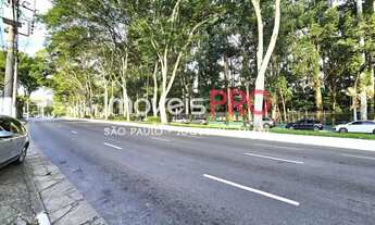 Imagem 3: Comerical de frente ao Parque Ibirapuera