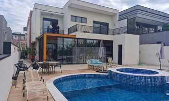 Imagem: Casa Contemporânea de Alto Padrão à Venda