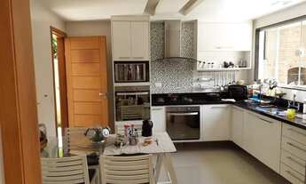 Imagem 5: Maravilhosa Casa com 3 suítes , finamente decorada . Piscina , churrasqueira. Oportunidade