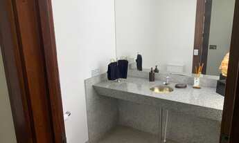 Imagem 7: Casa de condomínio para venda tem 800 metros quadrados com 4 quartos