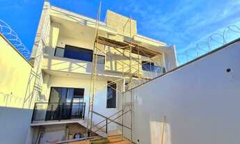 Imagem: Casa Estilo Sobrado com Alto Padrão de