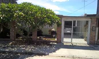 Imagem: Casa com piscina no bairro Vila Olímpica