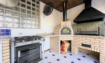 Imagem 4: Casa de condomínio sobrado para venda possui 540 metros quadrados com 5 quartos