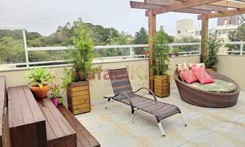 Imagem 3: Cobertura com piscina e suíte distante apenas 3 quadras do mar em Canasvieiras!