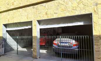 Imagem 5: Sobrado para aluguel possui 650 metros quadrados com 4 quartos