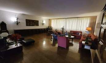 Imagem 2: Apartamento para venda possui 250 metros quadrados com 4 quartos em Copacabana - Rio de Ja