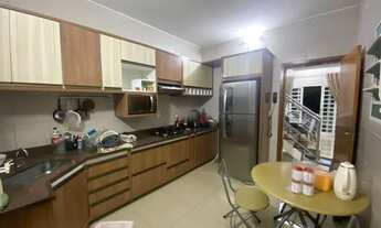 Imagem 5: Casa de condomínio para aluguel está localizado no bairro Parque 10