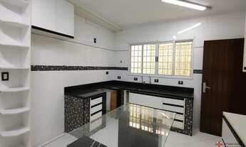 Imagem 6: SOBRADO COM FINO ACABAMENTO E RICO EM PLANEJADOS, POSSUI 04 DORMITÓRIOS SENDO 01 SUÍTE, AM