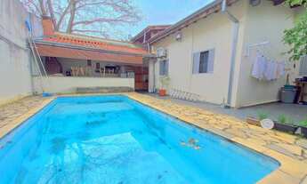 Imagem 2: Casa Térrea em Lote Inteiro a Venda - 300mts - Vista Verde - 3 Dormitórios / 1 Suíte - Áre