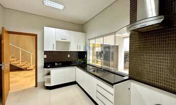 Imagem 6: Sobrado semi mobiliado para aluguel no Condomínio Belvedere 1, 3 suítes, Jardim Imperial