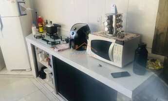 Imagem 4: Casa 2 quartos, sendo 1 com suíte e closet, e o outro com sacada, sala, cozinha com planej