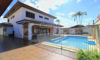 Imagem 5: CASA à venda com piscina e 4 quartos em Peruíbe, no bairro Centro