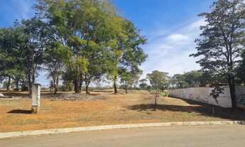 Imagem 3: Lote Exclusivo com 1.298m² Frente para o Bosque e Fundo para o Campo de Golfe - Portal So