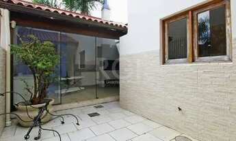 Imagem 6: Casa em Porto Alegre, no bairro Hípica, com 3 dormitório(s), e 3 banheiros, à venda