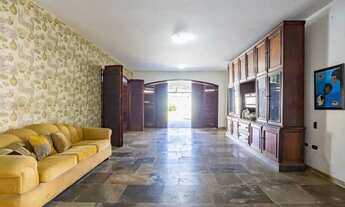 Imagem 7: Casa térrea de 800 m² ideal para morar ou investir em uma área charmosa de Goiân