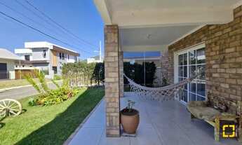 Imagem: Casa em condomínio fechado, viva em meio