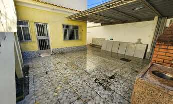 Imagem 3: Duas Casas Independentes: Oportunidade Perfeita para Família ou Investidor!