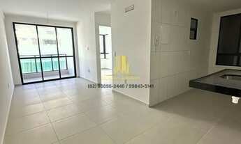 Imagem 2: Ponta Verde, more a 50 metros de beira-mar, 2/4 e varanda