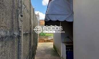 Imagem 2: CASA RESIDENCIAL em UBERLÂNDIA - MG, SANTA ROSA