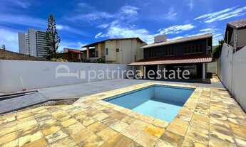 Imagem 2: Casa com piscina 5 Quartos e 5 banheiros à Venda. Sup. 220 m² em terreno de 455 m2