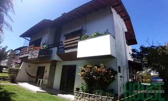 Imagem 2: Casa de condomínio para venda possui 205 metros quadrados com 5 quartos em Alto - Teresópo