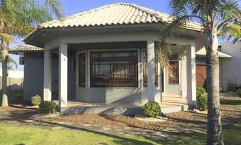 Imagem 2: Belíssima casa com piscina, bem localizada no centro de Imbé