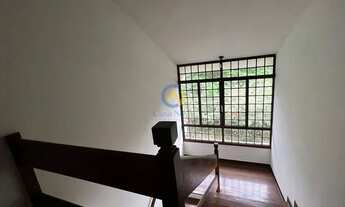 Imagem 7: Casa á venda, localizada no Condomínio Residencial Aline, com 1.020 m²