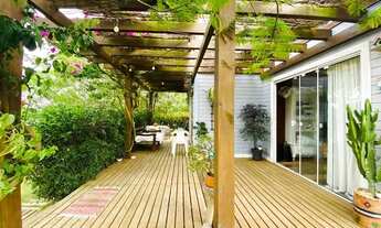 Imagem: Linda casa à venda no centrinho da Praia