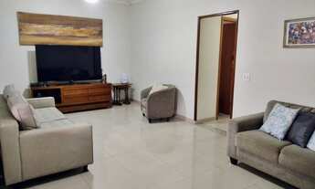 Imagem 3: Casa para venda possui 210 metros quadrados com 3 quartos em Guilhermina - Praia Grande