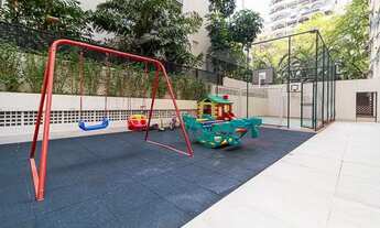 Imagem 4: Venha morar em um belíssimo apartamento de 240 m² nos Jardins. A espaçosa sala em formato