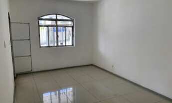 Imagem: Aluga-se casa na rua principal do Bairro